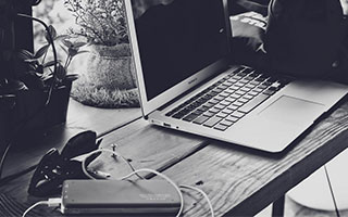 爱游戏电脑版官网-世界水上摩托冠军赛，极速漂移展现极限速度，水上摩托比赛