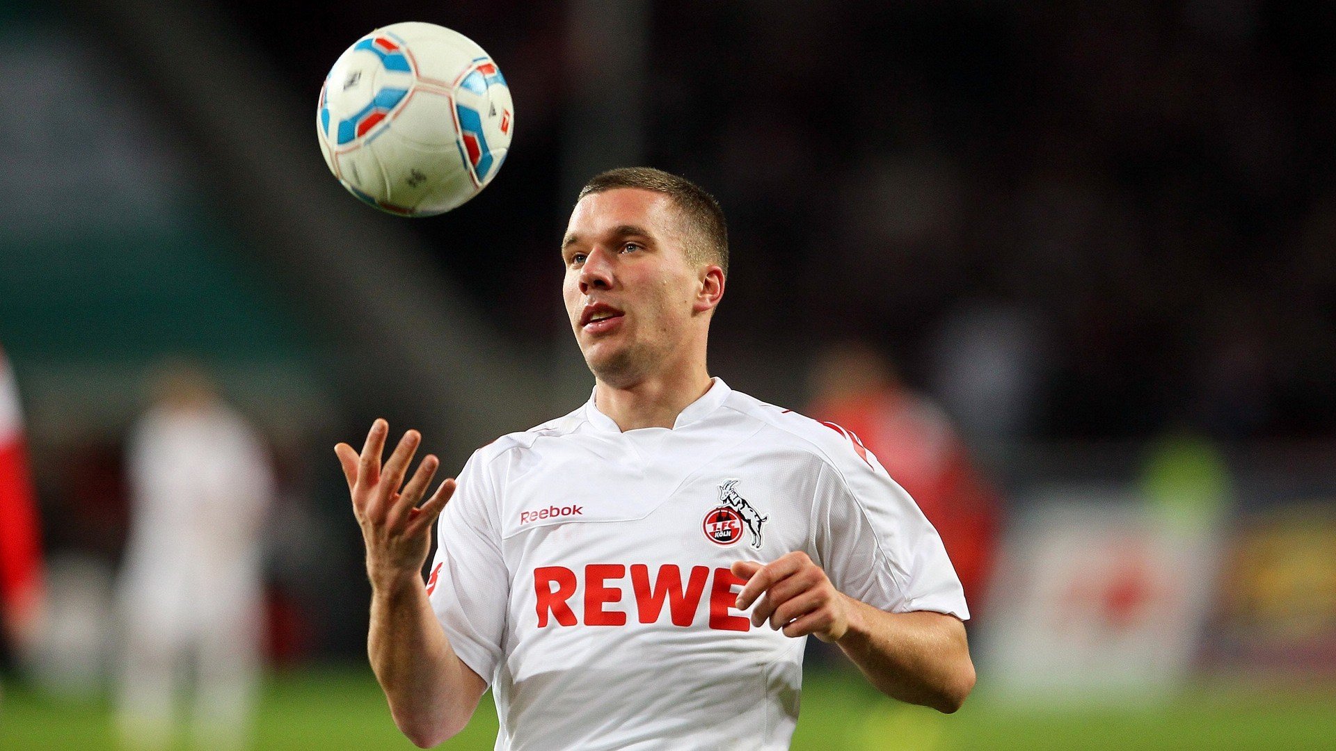 ayx爱游戏官网-女子联赛组织观赛研学团将足球融入教育场景，女子足球夏令营